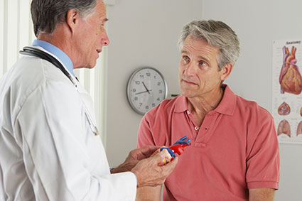 Patienten mit einer bekannten Herz-Kreislauf-Erkrankung sollten unbedingt zur jährlichen Grippeimpfung gehen. Foto: djd/Sanofi/rocketclips - stock.adobe.com