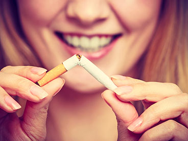 Bessere Gesundheit, mehr Freiheit, vollerer Geldbeutel - es gibt zahlreiche gute Gründe, mit dem Rauchen aufzuhören. Foto: djd/Nicotinell/shutterstock.com/Voyagerix
